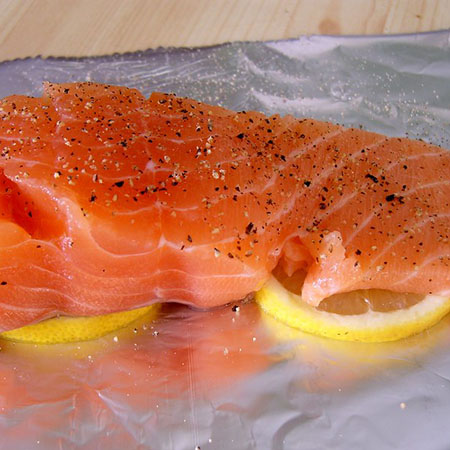 Grilling Salmon Fillet in Foil