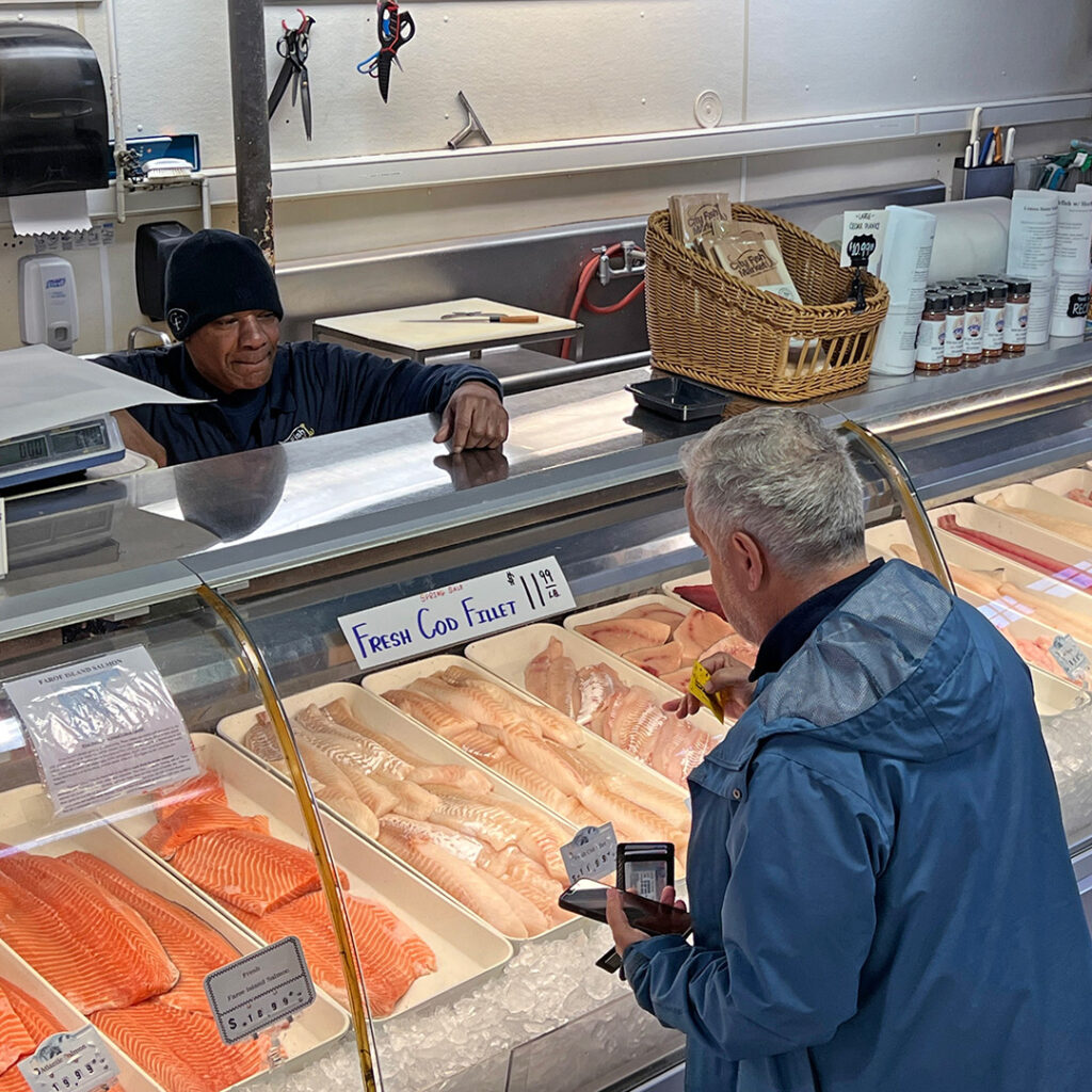 Fresh seafood retail counter in Western MA & the New Haven area