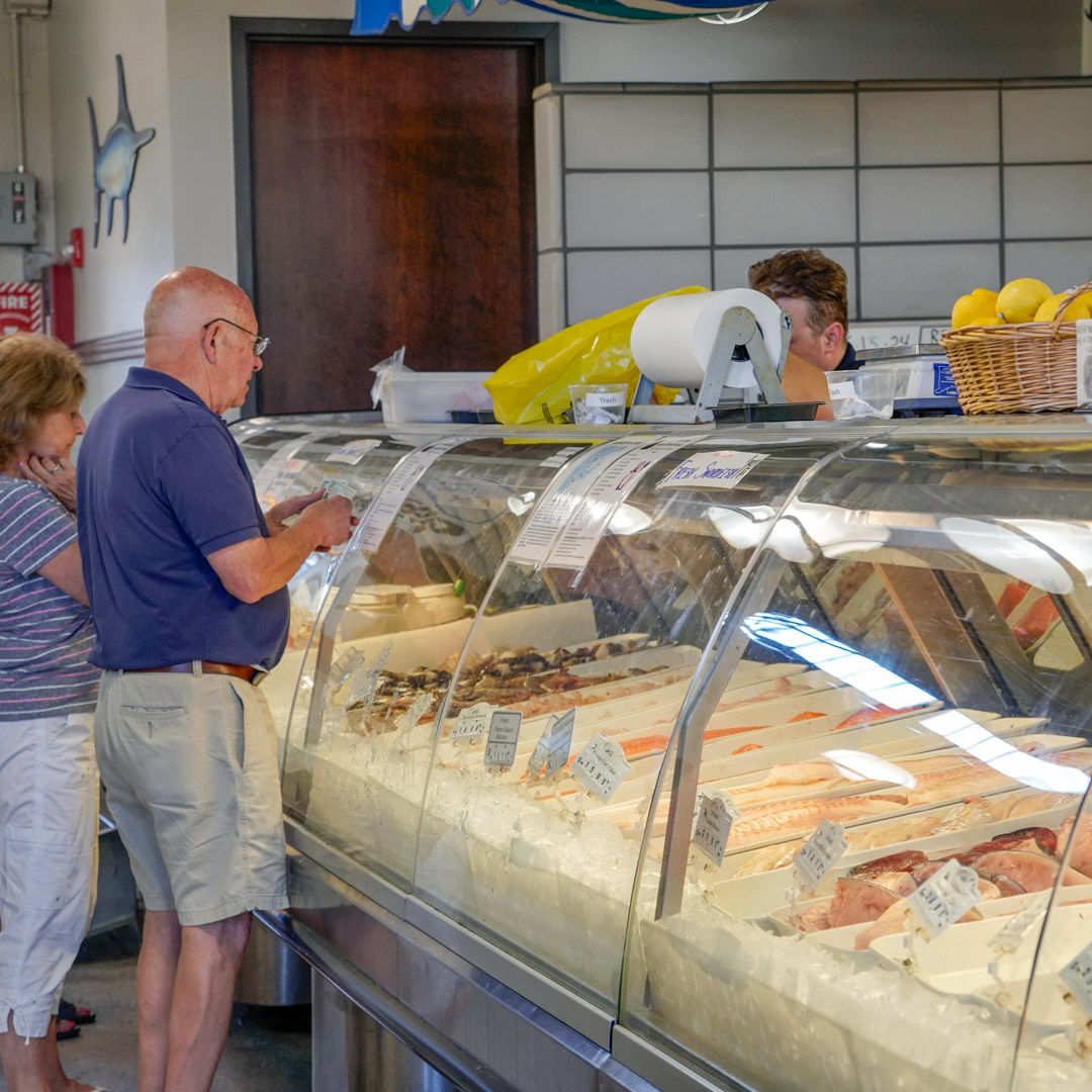 Fresh seafood market and fried fish in Wethersfield, CT and Glastonbury, CT.